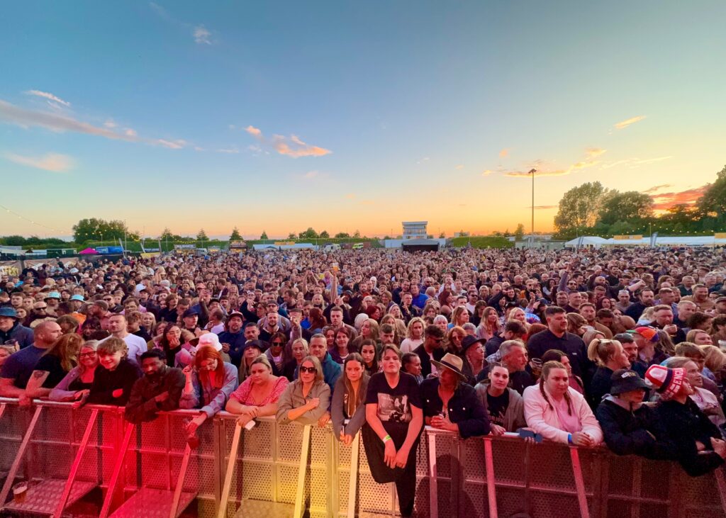 Crowd all looking at the same direction at Meridian Showground